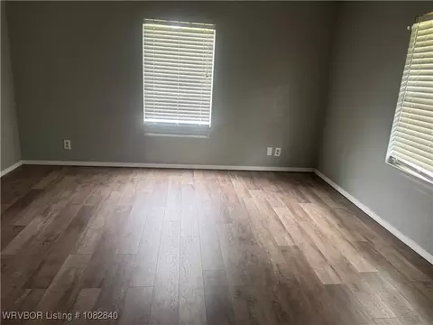 Living - 901 N 21 St, Fort Smith, AR 72904 photo 2 of 4