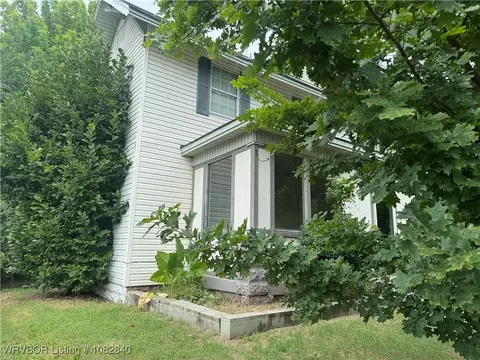 Exterior - 901 N 21 St, Fort Smith, AR 72904 photo 2 of 6