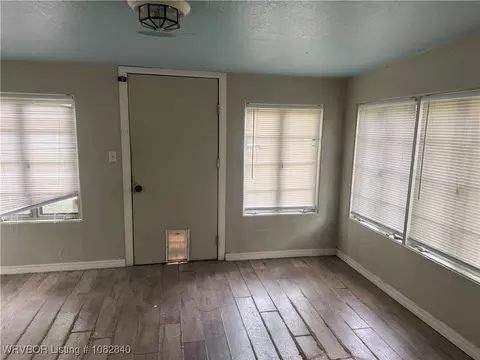 Living - 901 N 21 St, Fort Smith, AR 72904 photo 4 of 4