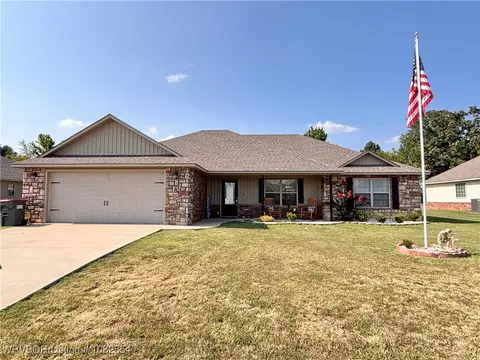 708 Black Creek Ln, Hackett, AR 72937