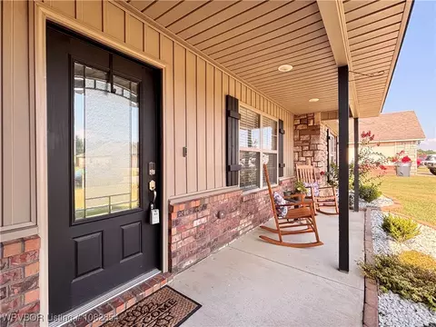 708 Black Creek Ln, Hackett, AR 72937 photo 3