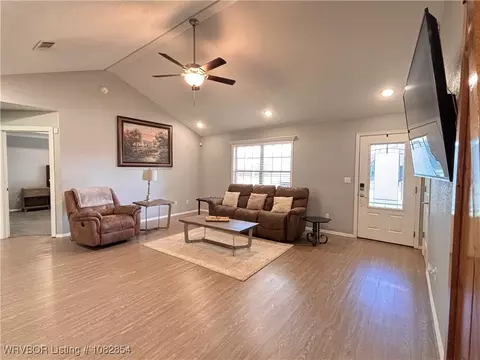 708 Black Creek Ln, Hackett, AR 72937 photo 5