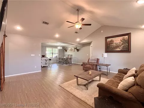 708 Black Creek Ln, Hackett, AR 72937 photo 4