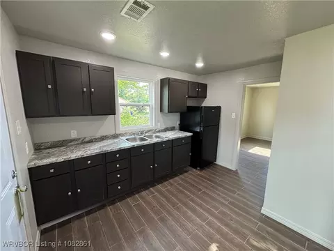 Kitchen - 2100 Birnie Ave, Fort Smith, AR 72904 photo 1 of 1