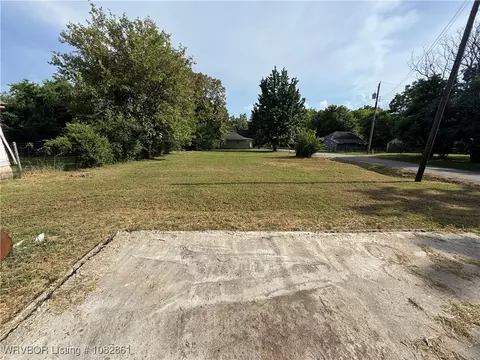 Exterior - 2100 Birnie Ave, Fort Smith, AR 72904 photo 4 of 5