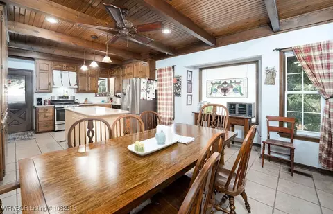 Dining - 7718 Williamsburg Rd, Fort Smith, AR 72903 photo 1 of 2
