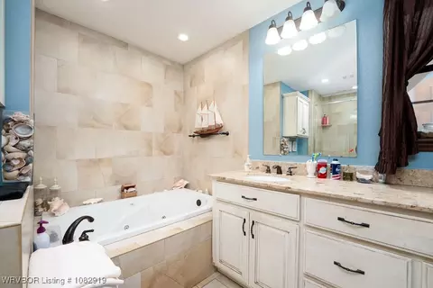 Bath - 7718 Williamsburg Rd, Fort Smith, AR 72903 photo 3 of 7