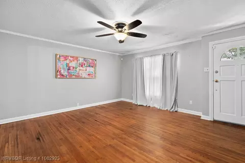 Living - 2204 S 26th St, Fort Smith, AR 72901 photo 2 of 4