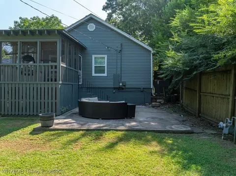 Exterior - 2204 S 26th St, Fort Smith, AR 72901 photo 7 of 17
