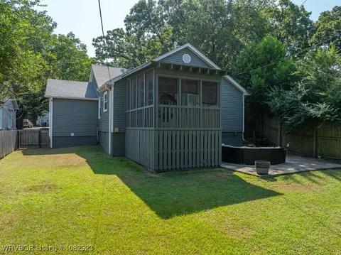 Exterior - 2204 S 26th St, Fort Smith, AR 72901 photo 6 of 17