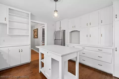 Kitchen - 2204 S 26th St, Fort Smith, AR 72901 photo 3 of 4