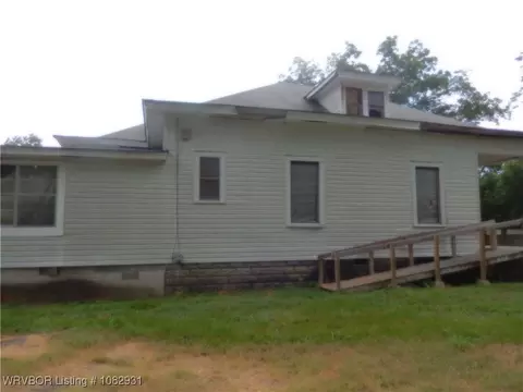 Exterior - 3901 High St, Fort Smith, AR 72904 photo 3 of 5