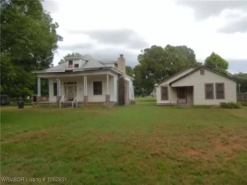 Exterior - 3901 High St, Fort Smith, AR 72904 photo 1 of 5