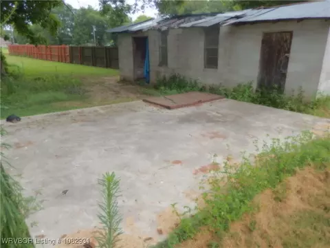 Exterior - 3901 High St, Fort Smith, AR 72904 photo 4 of 5
