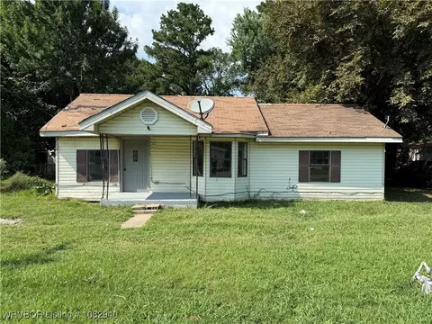 422 London St, Alma, AR 72921