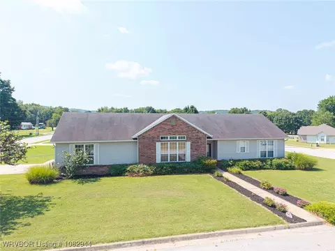 1552 Tally Ho Dr, Fayetteville, AR 72701