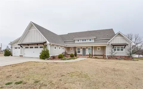 476633 E 1090 Loop, Roland, OK 74954