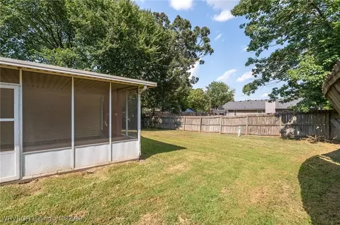 8613 Southridge Dr, Fort Smith, AR 72908 photo 3