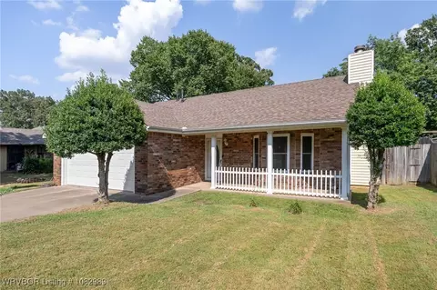 8613 Southridge Dr, Fort Smith, AR 72908 photo 2