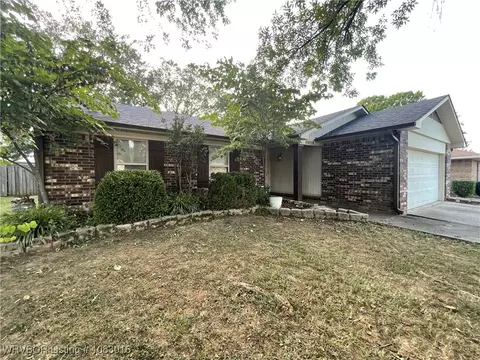 Exterior - 8914 S 30th St, Fort Smith, AR 72908 photo 3 of 6