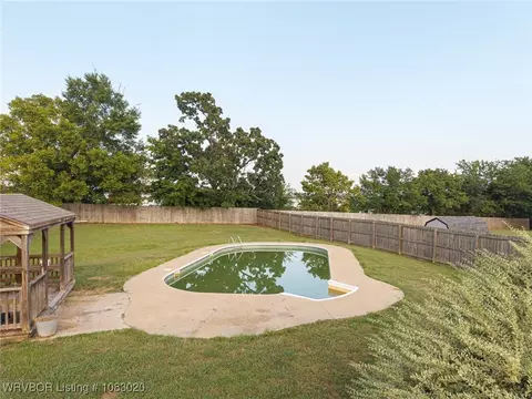 Exterior - 11205 Amanda Ln, Fort Smith, AR 72916 photo 5 of 7