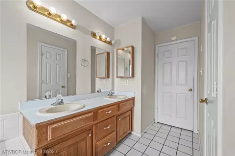 Bath - 11205 Amanda Ln, Fort Smith, AR 72916 photo 5 of 6
