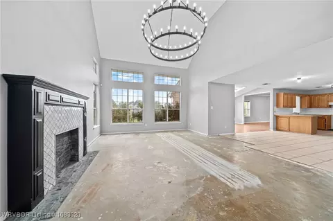 Living - 11205 Amanda Ln, Fort Smith, AR 72916 photo 3 of 9
