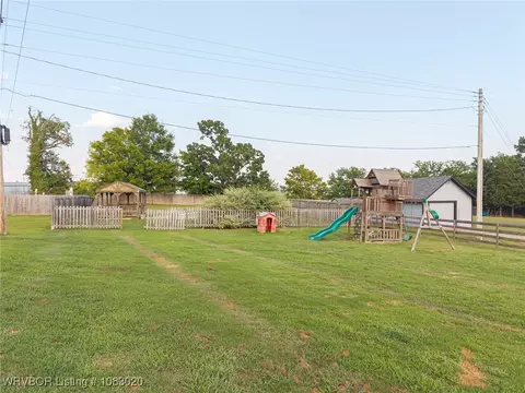 Exterior - 11205 Amanda Ln, Fort Smith, AR 72916 photo 4 of 7