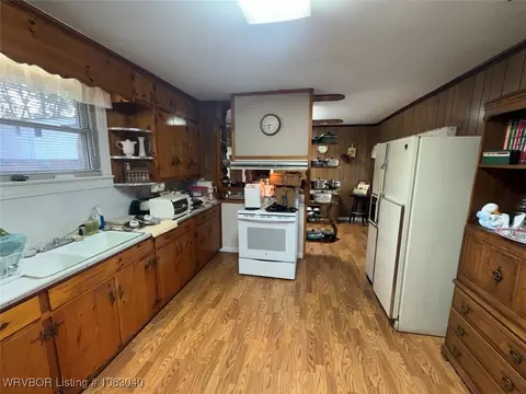 Kitchen - 5416 X St, Fort Smith, AR 72903 photo 2 of 3