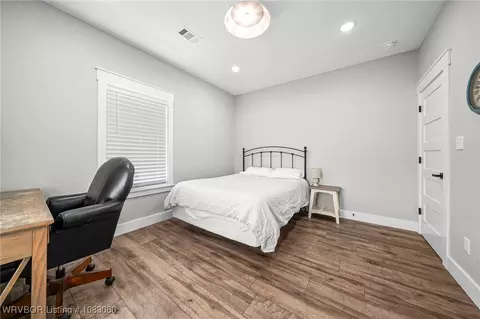Bedroom - 6427 Greig Ln, Van Buren, AR 72956 photo 4 of 5