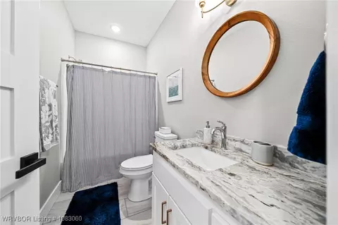 Bath - 6427 Greig Ln, Van Buren, AR 72956 photo 8 of 8