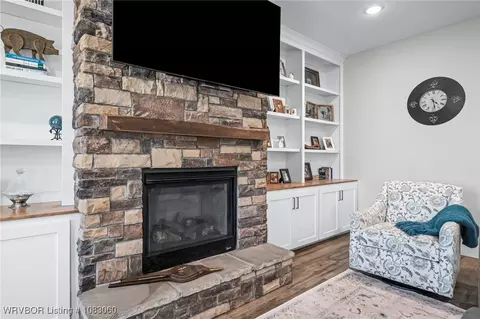 Living - 6427 Greig Ln, Van Buren, AR 72956 photo 1 of 1