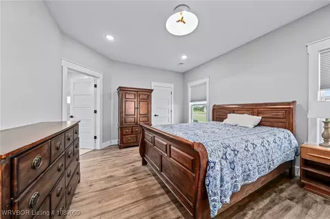 Bedroom - 6427 Greig Ln, Van Buren, AR 72956 photo 3 of 5