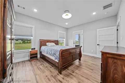 Bedroom - 6427 Greig Ln, Van Buren, AR 72956 photo 2 of 5