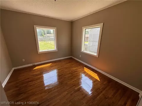 Bedroom - 4728 N 30th St, Fort Smith, AR 72904 photo 2 of 3