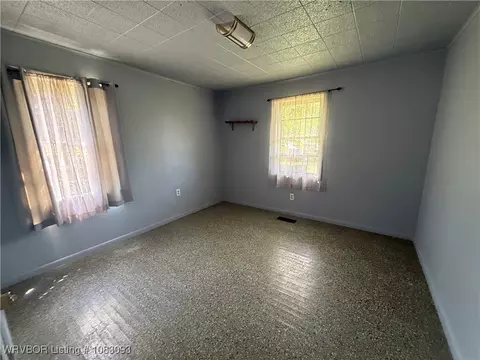 Bedroom - 2001 Pryor Ave, Fort Smith, AR 72904 photo 2 of 2