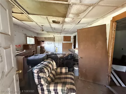 Living - 2001 Pryor Ave, Fort Smith, AR 72904 photo 2 of 2