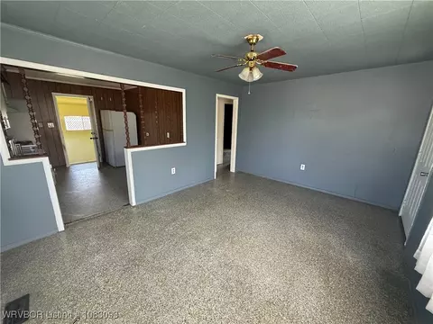 Living - 2001 Pryor Ave, Fort Smith, AR 72904 photo 1 of 2