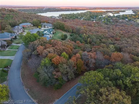 8200 Cleburne Ct, Fort Smith, AR 72903