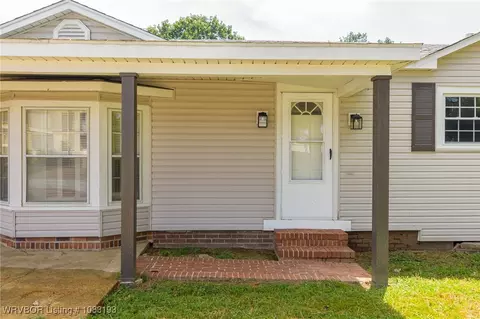 Exterior - 2001 Wolfe Ln, Fort Smith, AR 72901 photo 6 of 13