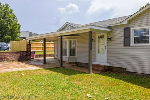 Exterior - 2001 Wolfe Ln, Fort Smith, AR 72901 photo 5 of 13