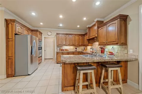 Kitchen - 6906 Southfield Dr, Fort Smith, AR 72916 photo 2 of 5