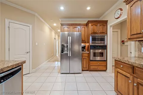 Entry Way - 6906 Southfield Dr, Fort Smith, AR 72916 photo 3 of 4