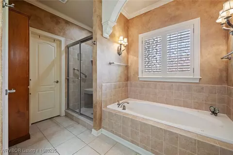 Bath - 6906 Southfield Dr, Fort Smith, AR 72916 photo 2 of 3