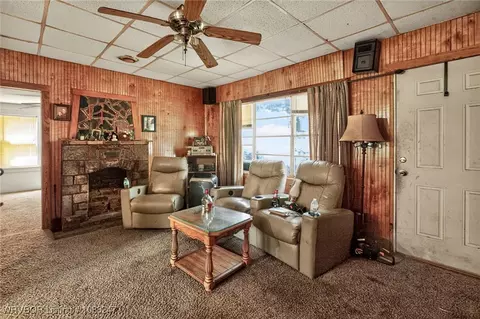 Living - 41115 E State St, Le Flore, OK 74942 photo 3 of 3