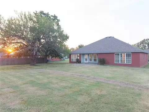 Exterior - 2001 Joyce Dr, Lavaca, AR 72941 photo 3 of 3