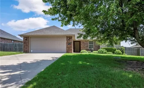 211 Jones St, Lowell, AR 72745