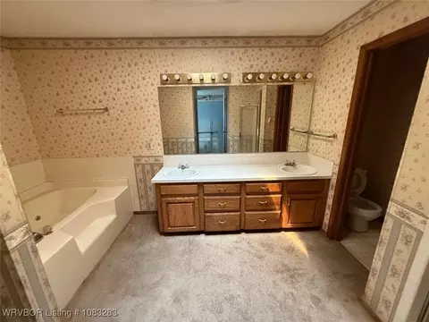 Bath - 5204 S 92nd St, Fort Smith, AR 72903 photo 1 of 4
