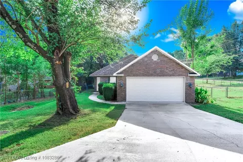 205 S 14th St, Van Buren, AR 72956