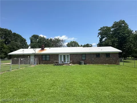 1304 E Mckenzie Ave, Pocola, OK 74902 photo 8